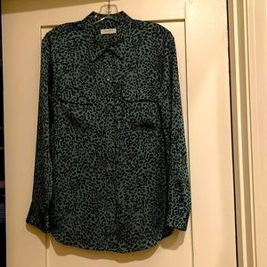 Long Sleeve Equipment Green Leopard Print Signature shirt